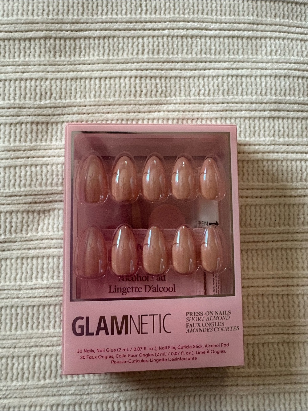 Glamnetic Press-On Nails in Light Shinny Pink - Short Almond Los Angeles